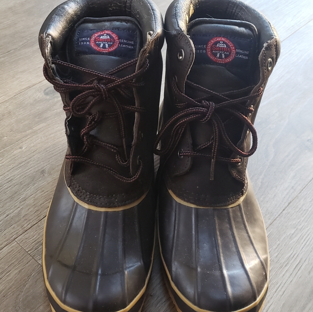 Rubber toe boots